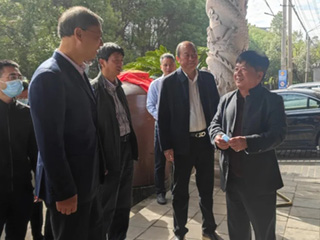 福建省政協(xié)副主席、黨組副書記張兆民視察調(diào)研雙龍戲珠酒業(yè)