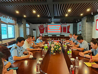 市場質(zhì)量監(jiān)督管理局普法座談會 ---走進(jìn)雙龍戲珠酒業(yè)